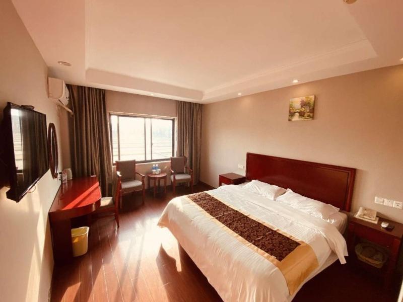 Greentree Inn Huai'An Bus Station Golden Eagle Xinya Huaihai Road Business Hotel Екстериор снимка