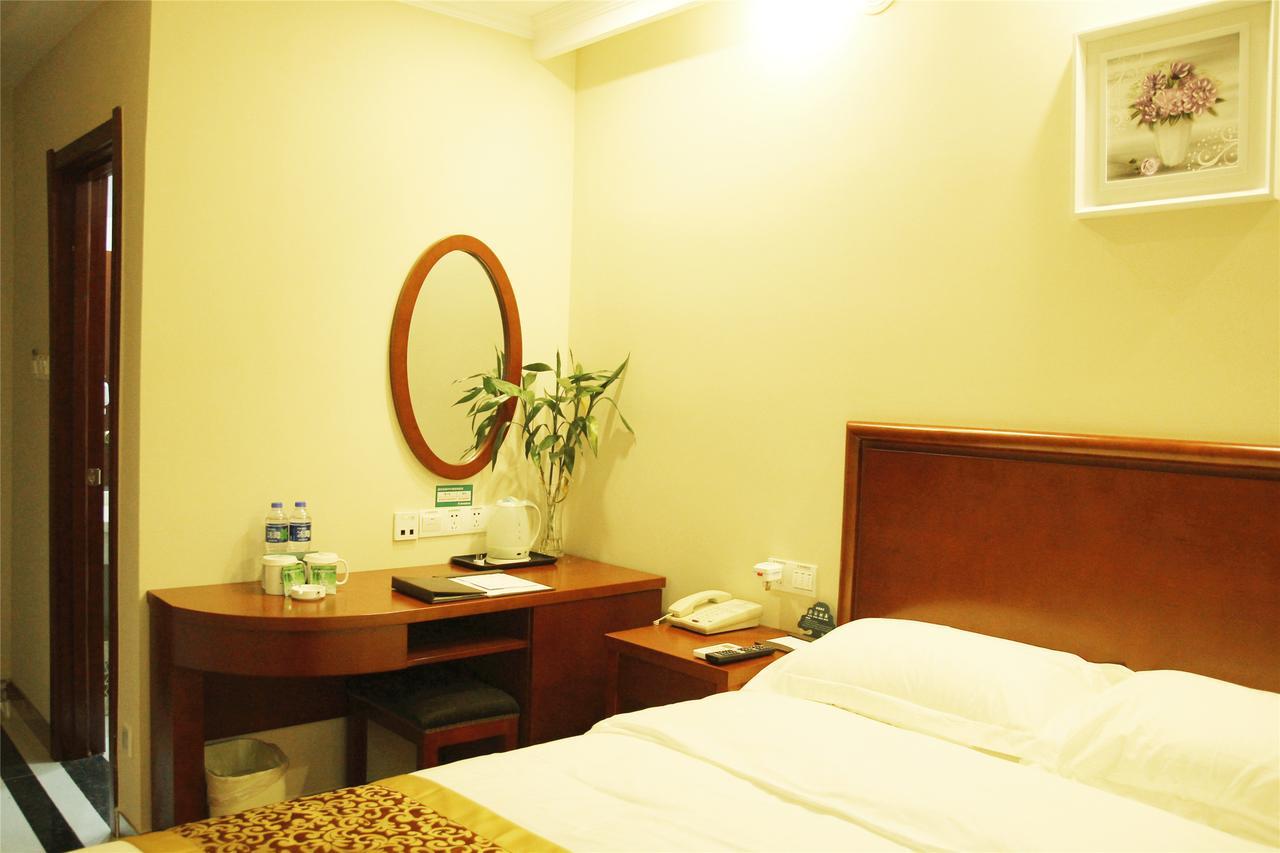 Greentree Inn Huai'An Bus Station Golden Eagle Xinya Huaihai Road Business Hotel Екстериор снимка